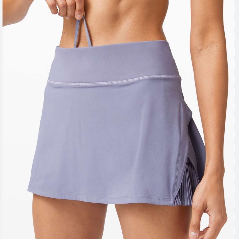 Lululemon play off the the pleats skirt SIZE 4–white
